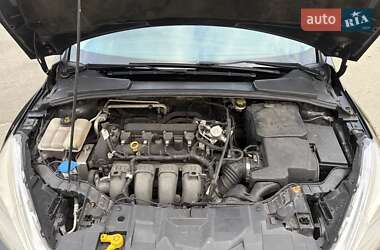 Хэтчбек Ford Focus 2015 в 