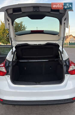 Хэтчбек Ford Focus 2013 в 