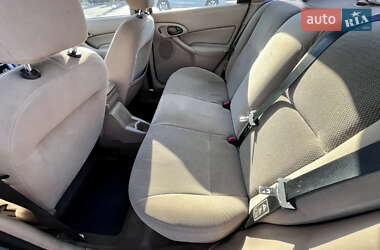 Седан Ford Focus 2003 в 