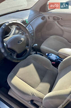 Седан Ford Focus 2003 в 