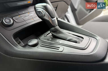 Седан Ford Focus 2016 в 