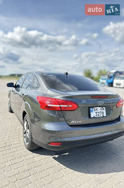Седан Ford Focus 2016 в 