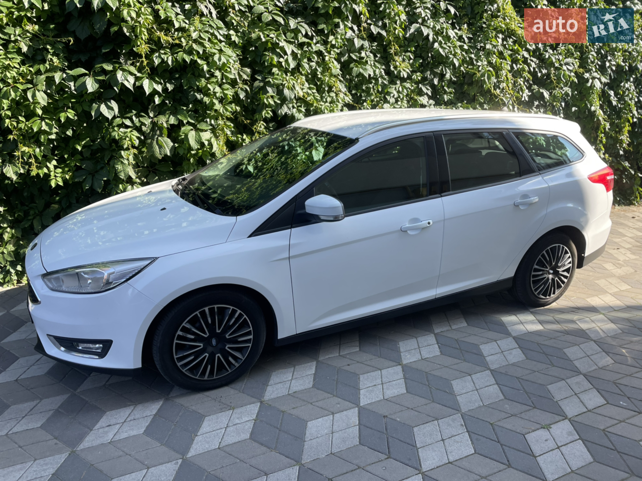 2018 Ford Focus - мініатюра 16