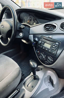 Седан Ford Focus 2001 в 