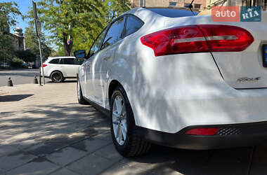 Седан Ford Focus 2015 в 