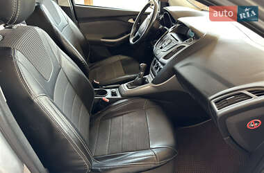 Хэтчбек Ford Focus 2013 в 