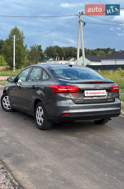 Седан Ford Focus 2015 в 