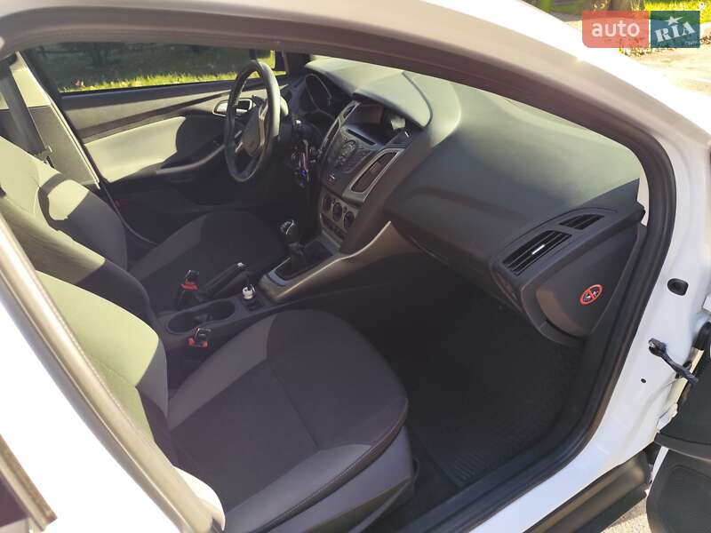 Хэтчбек Ford Focus 2014 в Киеве