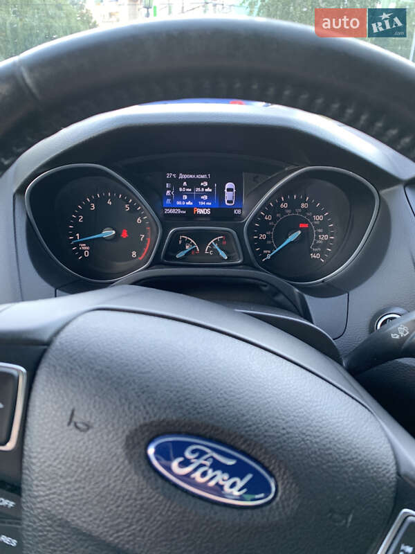 Седан Ford Focus 2015 в Сумах