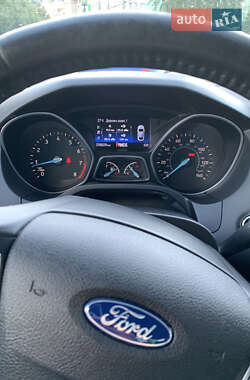 Седан Ford Focus 2015 в 