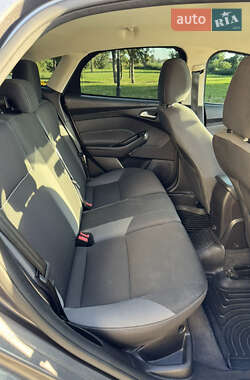 Хэтчбек Ford Focus 2014 в 