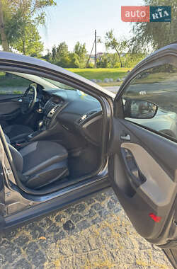 Хэтчбек Ford Focus 2014 в 