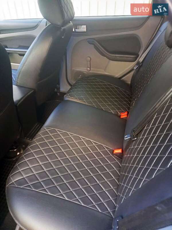 Хэтчбек Ford Focus 2011 в Киеве