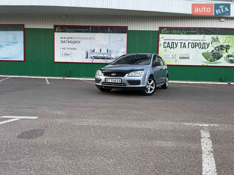 Хэтчбек Ford Focus 2005 в 