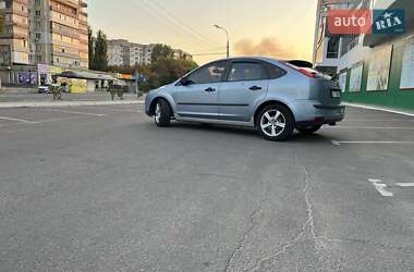 Хэтчбек Ford Focus 2005 в 