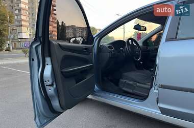 Хэтчбек Ford Focus 2005 в 