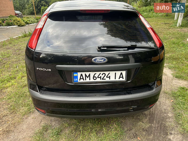 Хэтчбек Ford Focus 2005 в Андрушевке