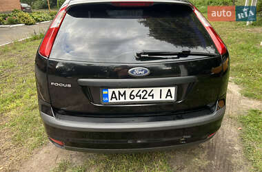 Хетчбек Ford Focus 2005 в 