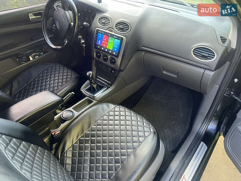 Хэтчбек Ford Focus 2005 в Андрушевке