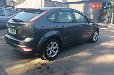 Хэтчбек Ford Focus 2010 в 