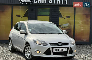 Хэтчбек Ford Focus 2011 в 