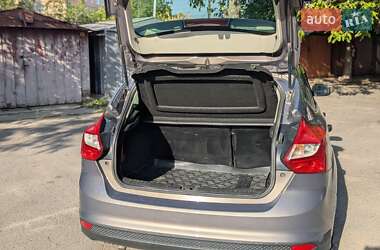 Хэтчбек Ford Focus 2013 в 