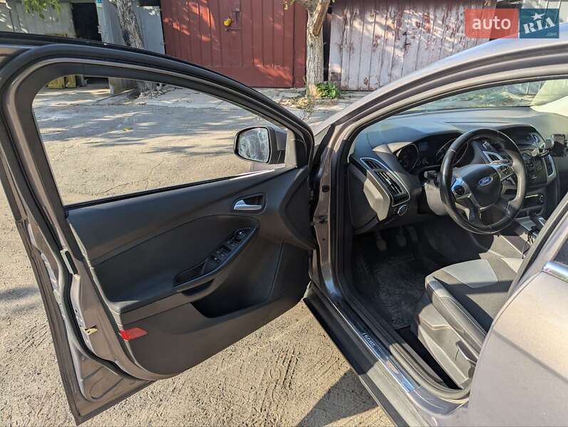 Хэтчбек Ford Focus 2013 в Кривом Роге фото 11 Хэтчбек Ford Focus 2013 в Кривом Роге