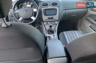 Хэтчбек Ford Focus 2009 в 