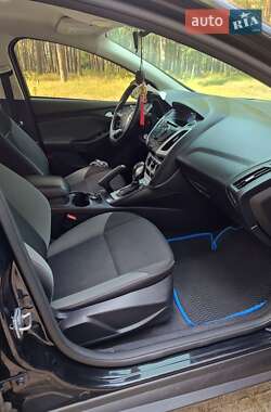 Седан Ford Focus 2014 в Лебедине