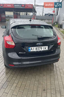 Хэтчбек Ford Focus 2013 в 