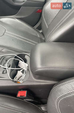 Хэтчбек Ford Focus 2013 в 