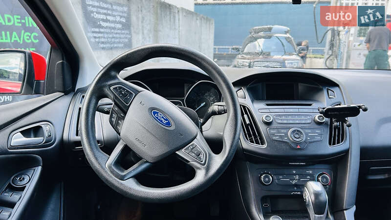 Хэтчбек Ford Focus 2015 в Киеве