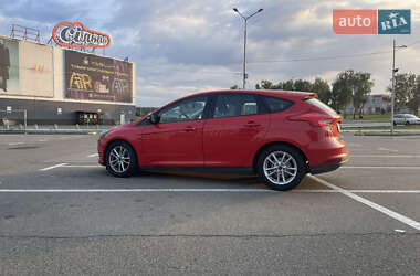 Хэтчбек Ford Focus 2015 в 
