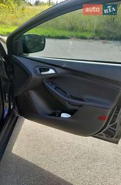Хэтчбек Ford Focus 2015 в 
