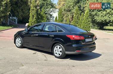 Седан Ford Focus 2015 в 