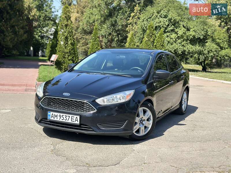 Седан Ford Focus 2015 в 