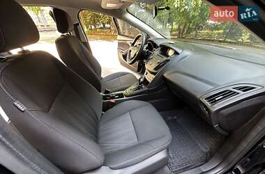 Седан Ford Focus 2015 в 