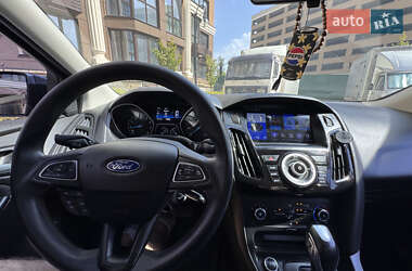 Седан Ford Focus 2015 в 