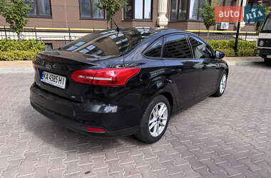 Седан Ford Focus 2015 в 