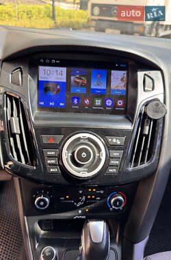Седан Ford Focus 2015 в 