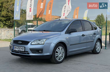 Хэтчбек Ford Focus 2005 в 