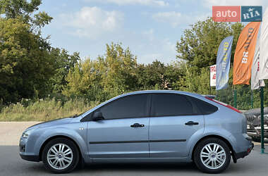 Хэтчбек Ford Focus 2005 в 