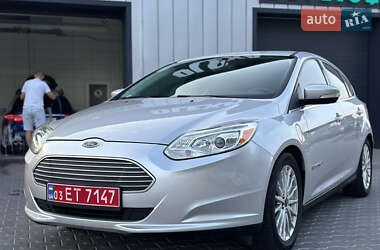 Хэтчбек Ford Focus 2014 в 