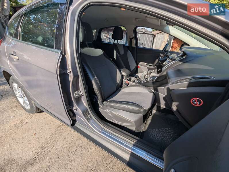 Хэтчбек Ford Focus 2013 в Кривом Роге фото 15 Хэтчбек Ford Focus 2013 в Кривом Роге