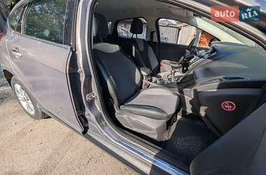 Хэтчбек Ford Focus 2013 в 