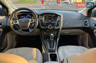 Хетчбек Ford Focus 2015 в 