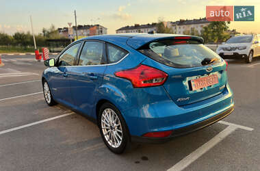 Хетчбек Ford Focus 2015 в 