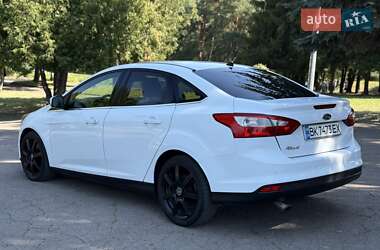 Седан Ford Focus 2011 в 