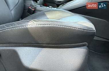 Седан Ford Focus 2011 в 