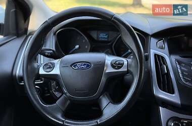 Седан Ford Focus 2011 в 